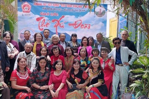 'Bờm xứ Đoài' - Từ lục bát đốt đình cho đến dựng quán thơ xứ Đoài