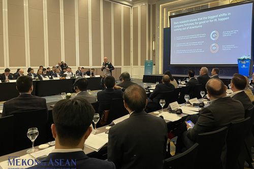 Các chuyên gia quốc tế hiến kế phát triển ngành hàng không