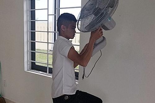 Mang 2 tiền án tội trộm cắp, lại tiếp tục 'chôm' hàng loạt quạt treo tường