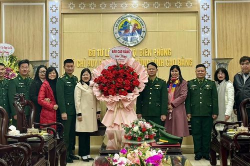 Báo Cao Bằng chúc mừng Bộ Chỉ huy Bộ đội Biên phòng tỉnh nhân kỷ niệm 65 năm Ngày truyền thống