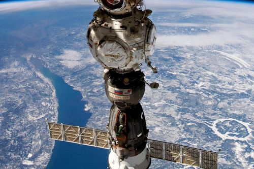 NASA: Tàu không gian Mỹ sẽ 'cắt mặt nguy hiểm' vệ tinh Nga