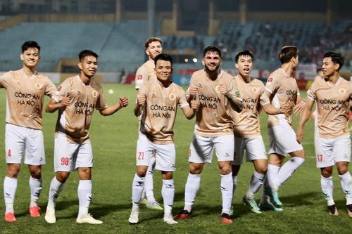 V-League 'dồn toa' ở hai đầu bảng xếp hạng