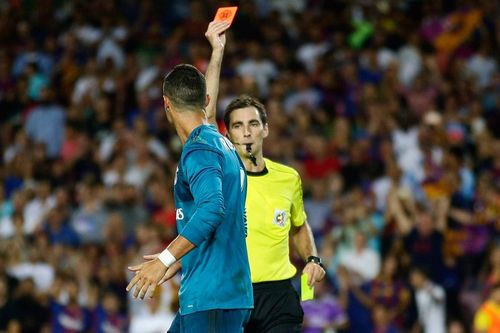 Những lần Ronaldo bị phạt
