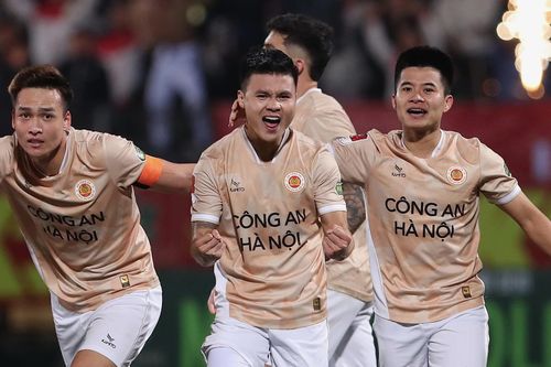 'Cảm hứng Troussier' bùng nổ ở V.League