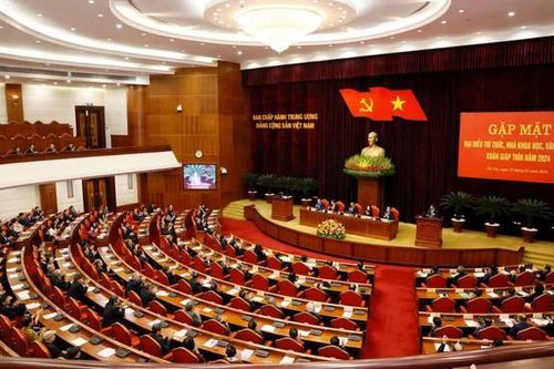 Xây dựng đội ngũ trí thức ngày càng lớn mạnh về số lượng và chất lượng