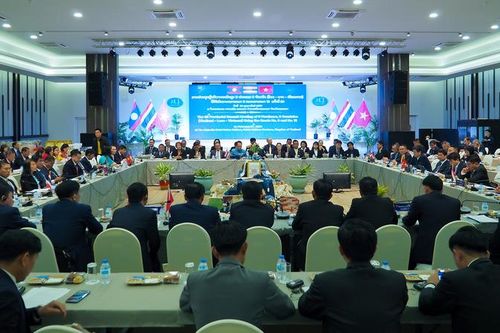 Hội nghị cấp cao 9 tỉnh Việt Nam-Lào-Thái Lan có sử dụng đường 8 và đường 12 lần thứ 23
