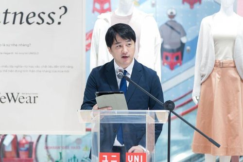 Uniqlo giới thiệu bộ sưu tập xuân-hè mới