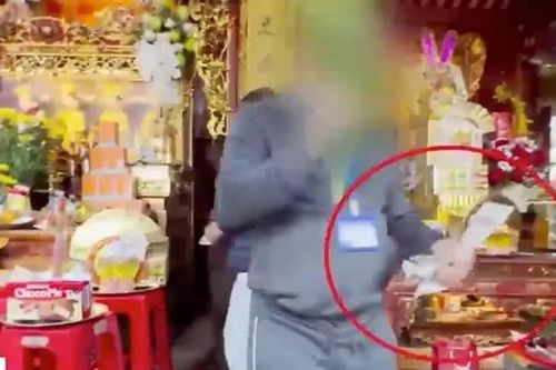 Xác minh nghi vấn 'biển thủ' tiền công đức tại Đền ông Hoàng Mười