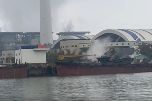 Yêu cầu Điện lực Jaks dừng vận chuyển xỉ thải ra ngoài nhà máy