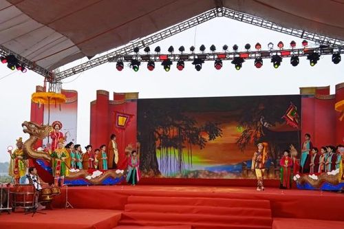 Chắp ghép những 'mảnh vỡ' Chèo tàu tổng Gối