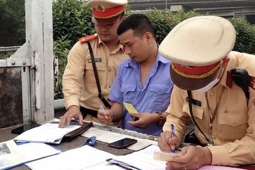 Trừ điểm GPLX: Tính răn đe cao nhưng phải chặt chẽ, minh bạch