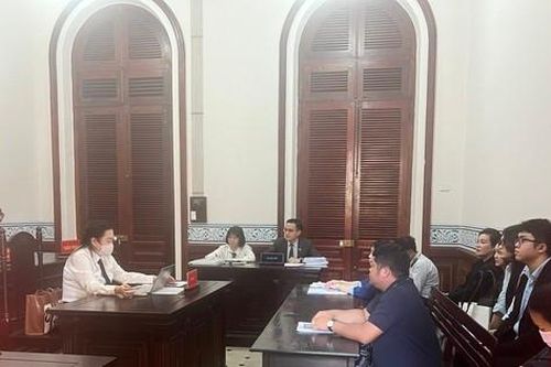 Một chủ tài khoản Facebook bị tòa án tuyên buộc xin lỗi công ty xử lý rác