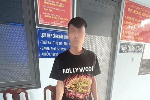 Giả vờ hỏi mua vàng rồi cướp tài sản