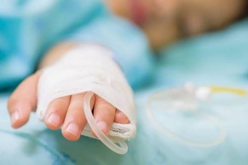 Mẹ day dứt vì gần 10 năm chạy chữa mới biết con bị bệnh hiếm