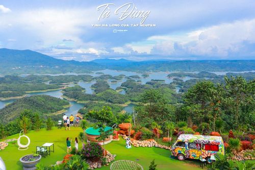 Né cảnh đông đúc, khách đi du xuân, cắm trại ở 'vịnh Hạ Long của Tây Nguyên'