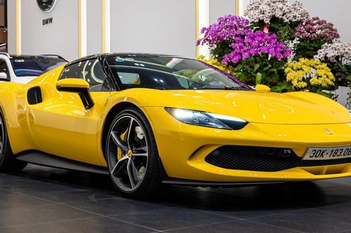 Siêu xe Ferrari 296 của đại gia Hà Nội đi 3000 km bán giá chát, giữ giá hơn xe Nhật