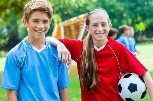 Có nên cấm con chơi với bạn khác giới?