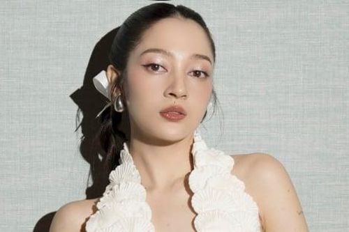 Bảo Anh bất ngờ đăng đàn tâm trạng: 'Không có gì làm mình tổn thương hơn suy nghĩ của chính mình'