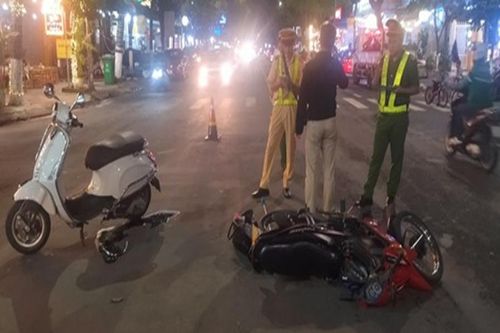 Kiểm sát khám nghiệm hiện trường 2 vụ tai nạn giao thông, người bị thương đều có nồng độ cồn