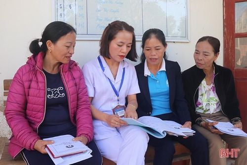 Những người 'ăn cơm nhà, vác tù và dân số'