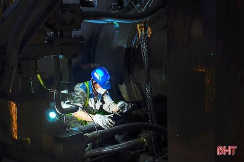 Không khí sản xuất sôi động ở 'đầu tàu' công nghiệp Hà Tĩnh
