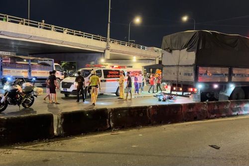 TP Hồ Chí Minh: Hai người đi xe máy tử vong khi va chạm với xe tải