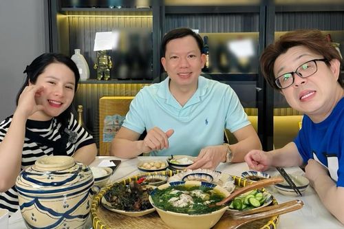 Bị cho là cố tình tạo drama với bác sĩ Cao Hữu Thịnh, Bà Nhân Vlog nói gì?