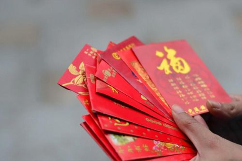 Ly hôn chia tài sản, người cha gây phẫn nộ khi đòi một nửa tiền lì xì của con