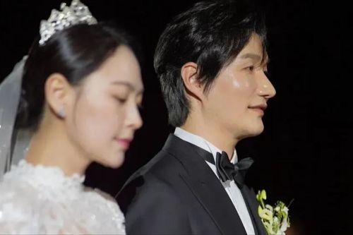 Nam diễn viên đình đám showbiz bất ngờ thông báo ly hôn sau 1 năm cưới