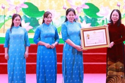 Hội Liên hiệp Phụ nữ tỉnh Lào Cai đón nhận Huân chương Độc lập hạng Ba
