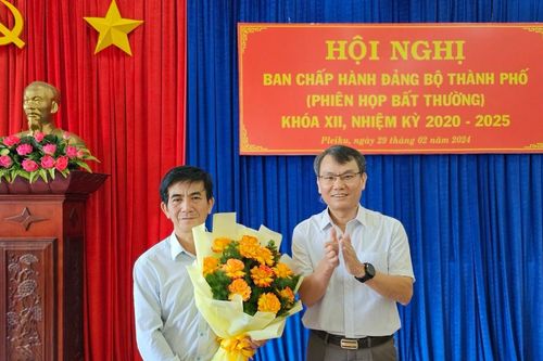 Ông Võ Phúc Ánh được được bầu giữ chức danh Phó Bí thư Thành ủy Pleiku nhiệm kỳ 2020-2025