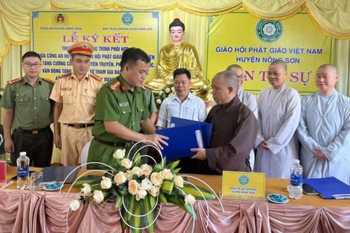 Ban Trị sự Phật giáo H.Nông Sơn và Công an huyện ký kết tuyên truyền về an toàn giao thông