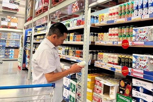 Kinh doanh truyền thống lao dốc, ngành bia 'sống còn' trên chợ mạng