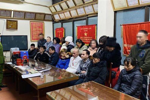 Triệt phá ổ nhóm 'xóc đĩa', thu giữ trên 600 triệu đồng