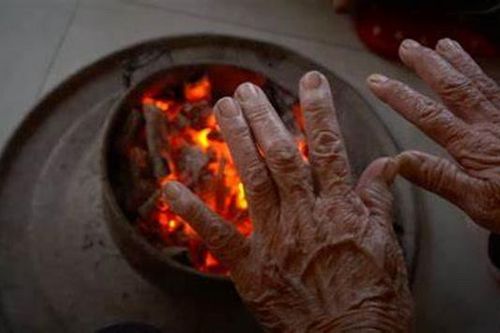 Cảnh báo 'ngộ độc khí' khi sưởi ấm ngày đông giá