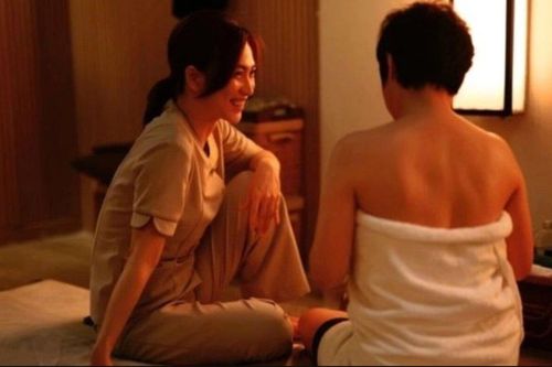 Xử lý 2 cụm rạp để khán giả dưới 18 tuổi xem phim của Trấn Thành