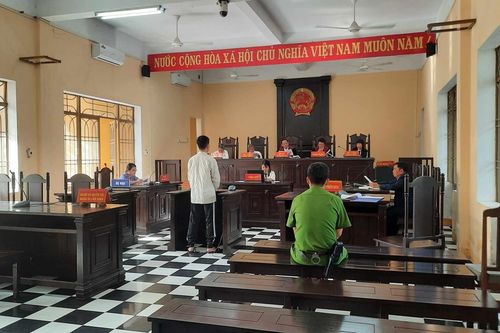 Thuê xe ô tô rồi làm giả giấy tờ mang đi cầm cố, người đàn ông lĩnh 10 năm tù
