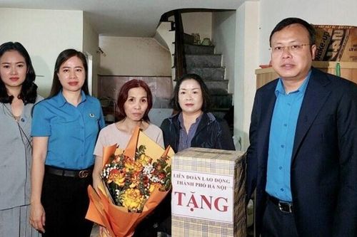 Công đoàn Hà Nội hỗ trợ các nữ đoàn viên gần 2 tỷ đồng dịp Quốc tế Phụ nữ