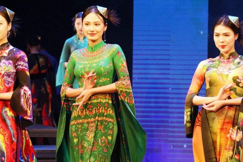 Đề cao vai trò của phụ nữ trong xây dựng người Hà Nội thanh lịch, văn minh