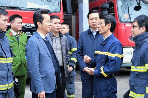 Lãnh đạo quận Hoàn Kiếm thăm, động viên cán bộ, chiến sĩ phòng cháy chữa cháy