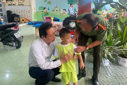 Tiền Giang: Giải cứu thành công 3 cháu bé bị đối tượng ngáo đá khống chế trong trường mầm non