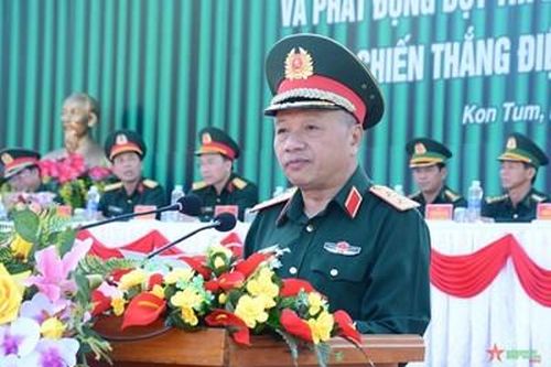 Trung tướng Lê Quang Minh dự lễ ra quân huấn luyện tại tỉnh Kon Tum