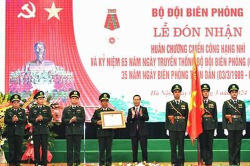 Bộ đội Biên phòng đón nhận Huân chương Chiến công hạng Nhì