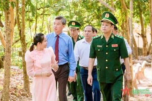 Phát huy truyền thống Bộ đội Biên phòng anh hùng, quyết tâm quản lý, bảo vệ vững chắc chủ quyền lãnh thổ, an ninh biên giới trong tình hình mới
