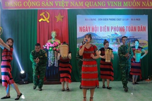 Sôi nổi 'Ngày hội Biên phòng toàn dân' ở hai tuyến biên giới Quảng Trị