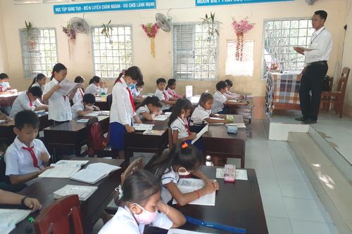 Nỗ lực duy trì sĩ số sau Tết ở Đồng bằng sông Cửu Long