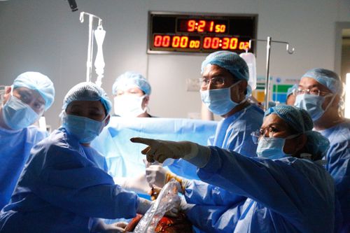 Sửa tim thai nhi 'bé như quả dâu tây': Trí tuệ làm nên kỳ tích