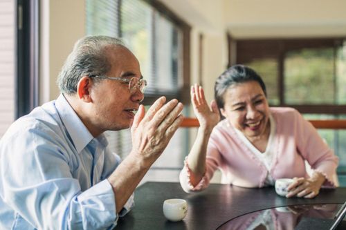 8 điều bạn cần làm để sống hạnh phúc tuổi già