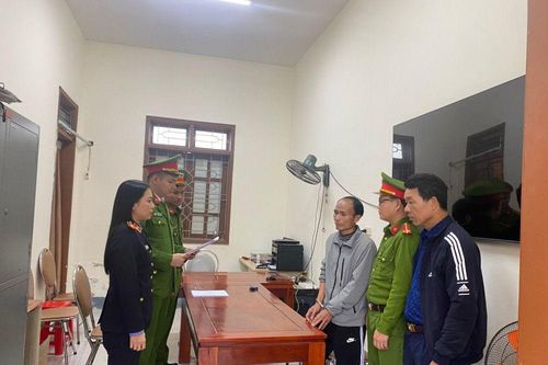 Khởi tố người say rượu lái xe mô tô 'kẹp ba' gây tai nạn chết người