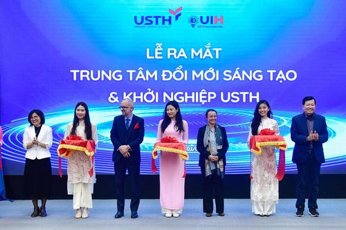 Ra mắt Trung tâm Đổi mới sáng tạo và Khởi nghiệp